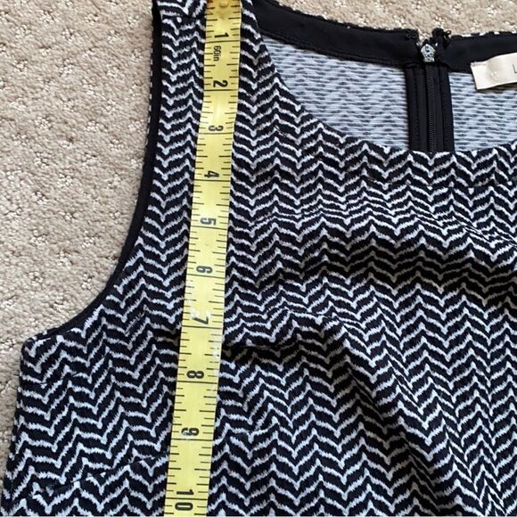Loft dress. Size XS. Excellent condition. Black and white color - Picture 5 of 9